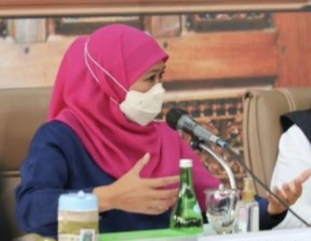 Khofifah Minta Walikota dan Bupati Jujur Soal Omicron