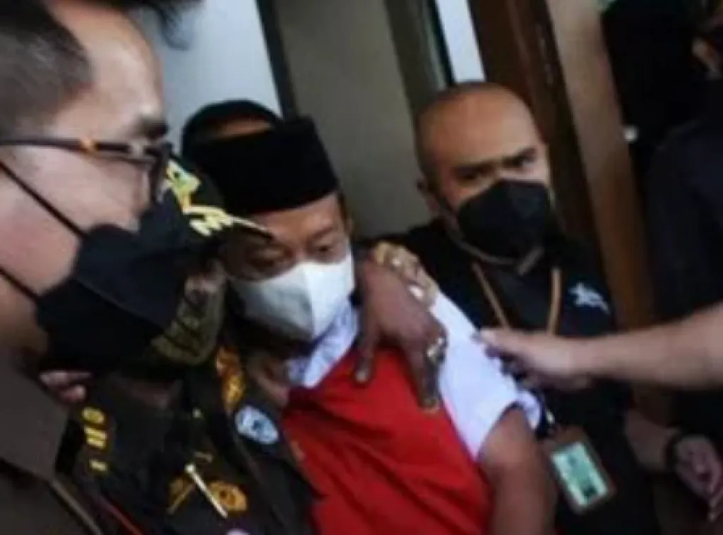 Terancam Hukuman Mati karena Perkosa 13 Santriwati, Herry Ngaku Menyesal