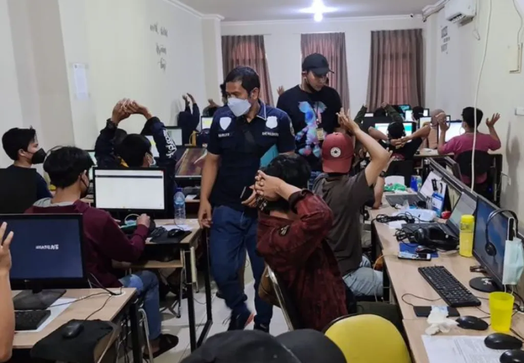 Kantor Pinjol Digerebek, Polisi Cari Penyandang Dana