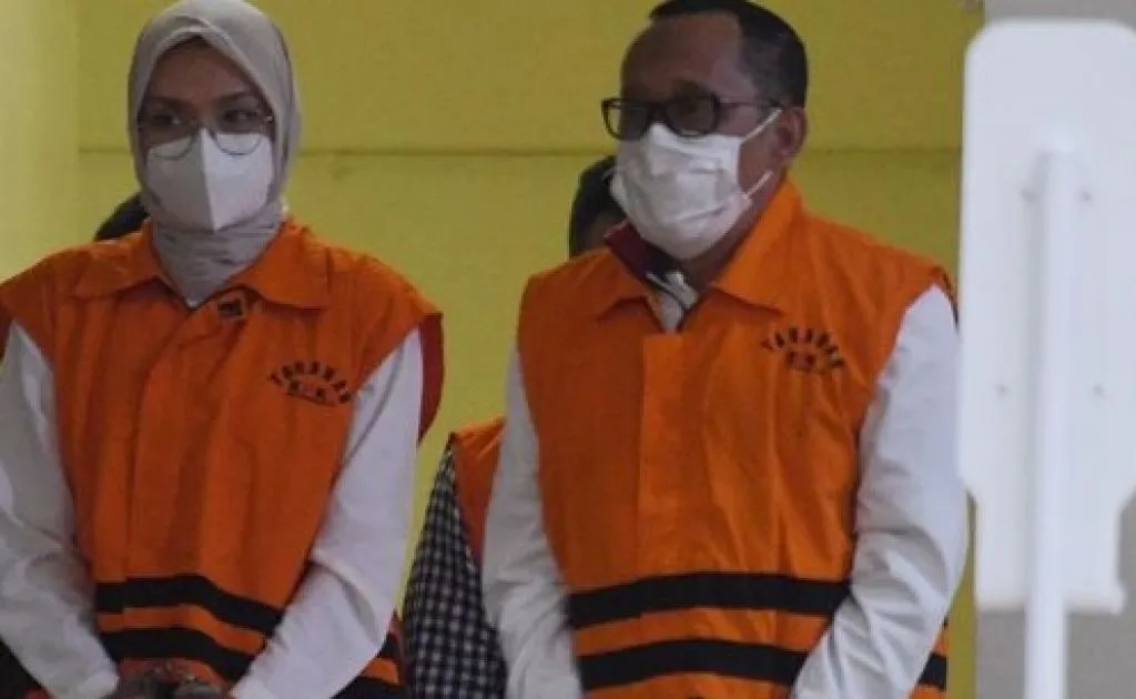 Bupati Probolinggo dan Suami Segera Disidang di Pengadilan Tipikor
