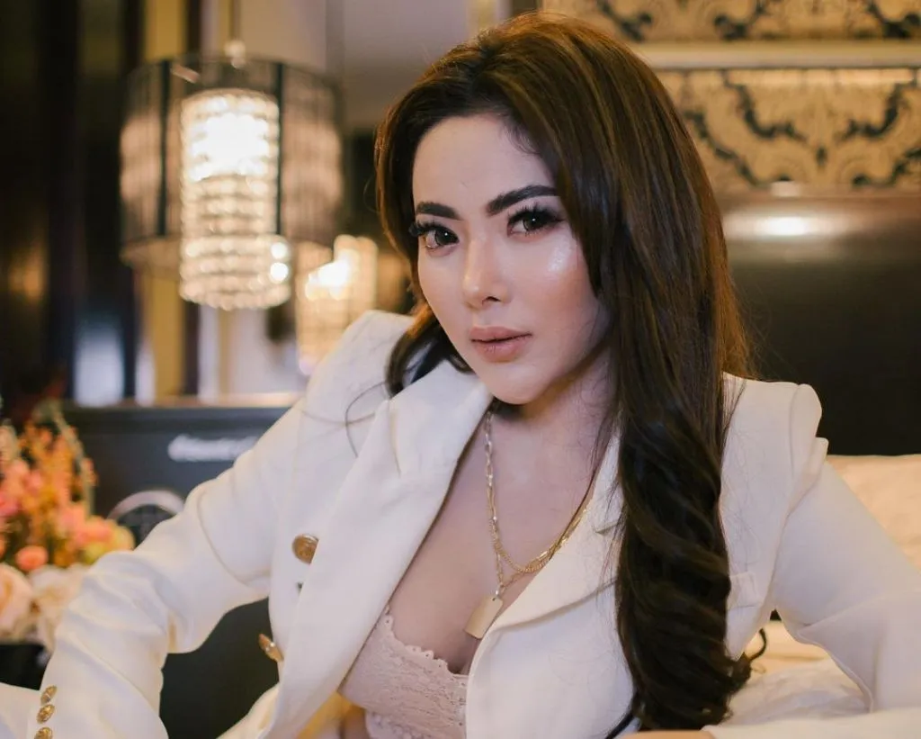 Putus Cinta, Ayu Aulia Sayat Nadi Sendiri