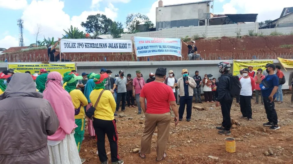 Ratusan Warga Demo Tol Cinere-Jagorawi