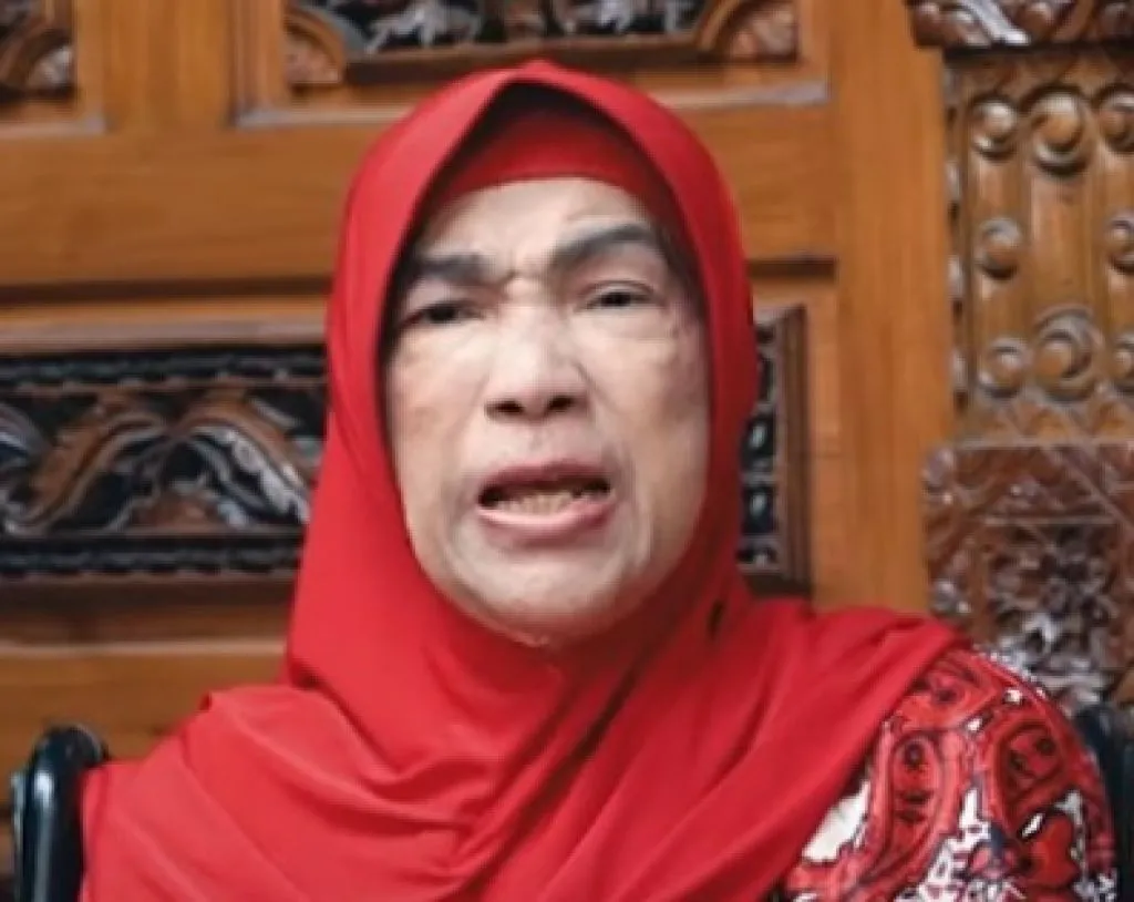 Dorce Resmi Dimakamkan secara Laki-Laki