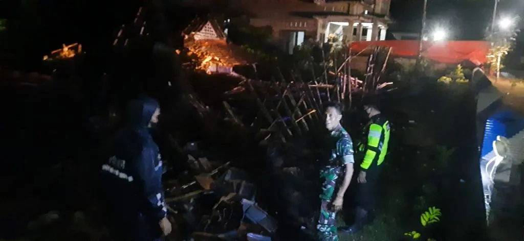 Diguyur Hujan, Rumah Lansia di Ponorogo Ambruk