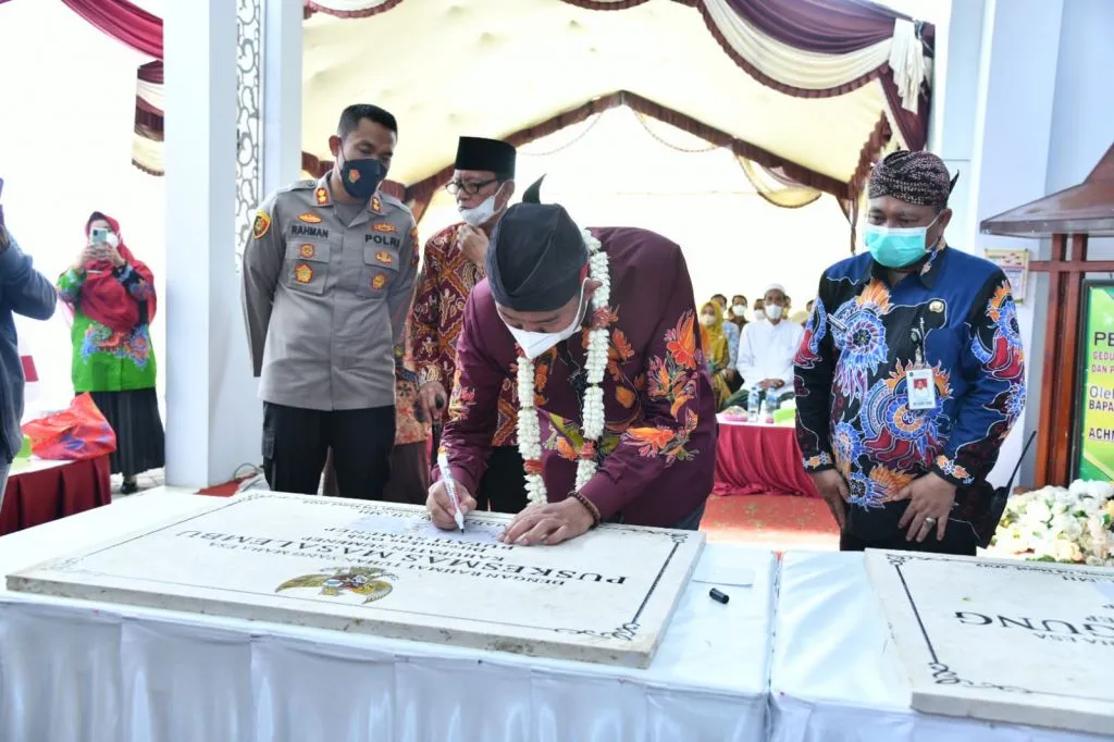 Tingkatkan Pelayanan Kesehatan, Bupati Sumenep Resmikan Dua Puskesmas