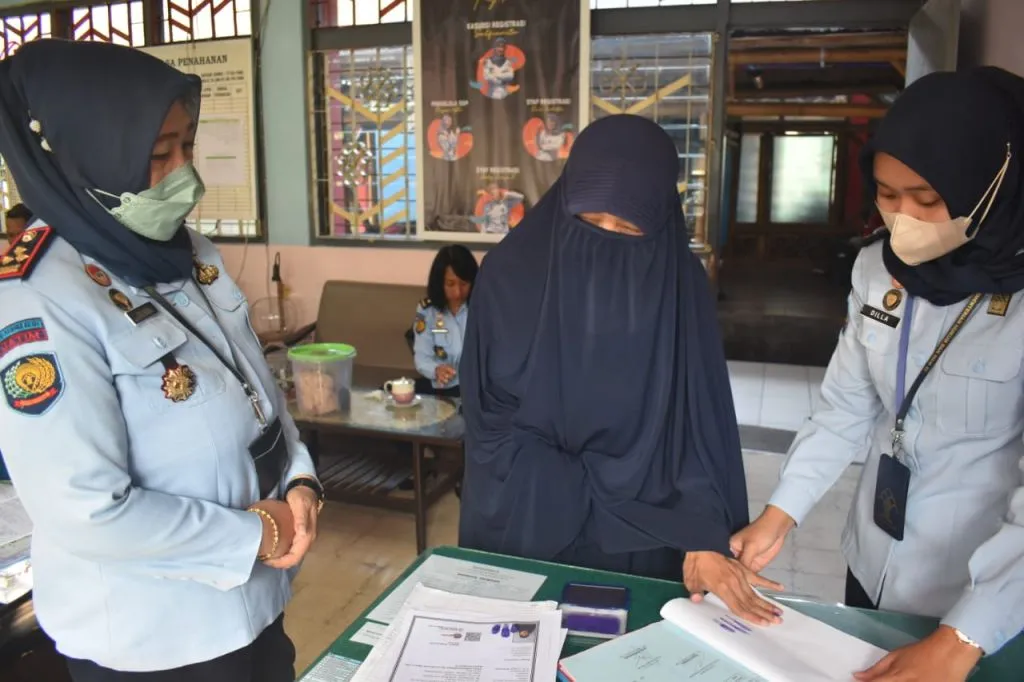 Satu Napi Kasus Teroris Bebas Dari Lapas Perempuan Malang