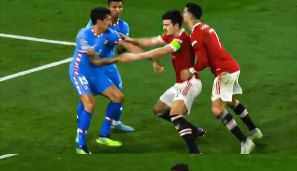 Sakitnya Ronaldo saat Mulutnya Dihantam Kepala Harry Maguire
