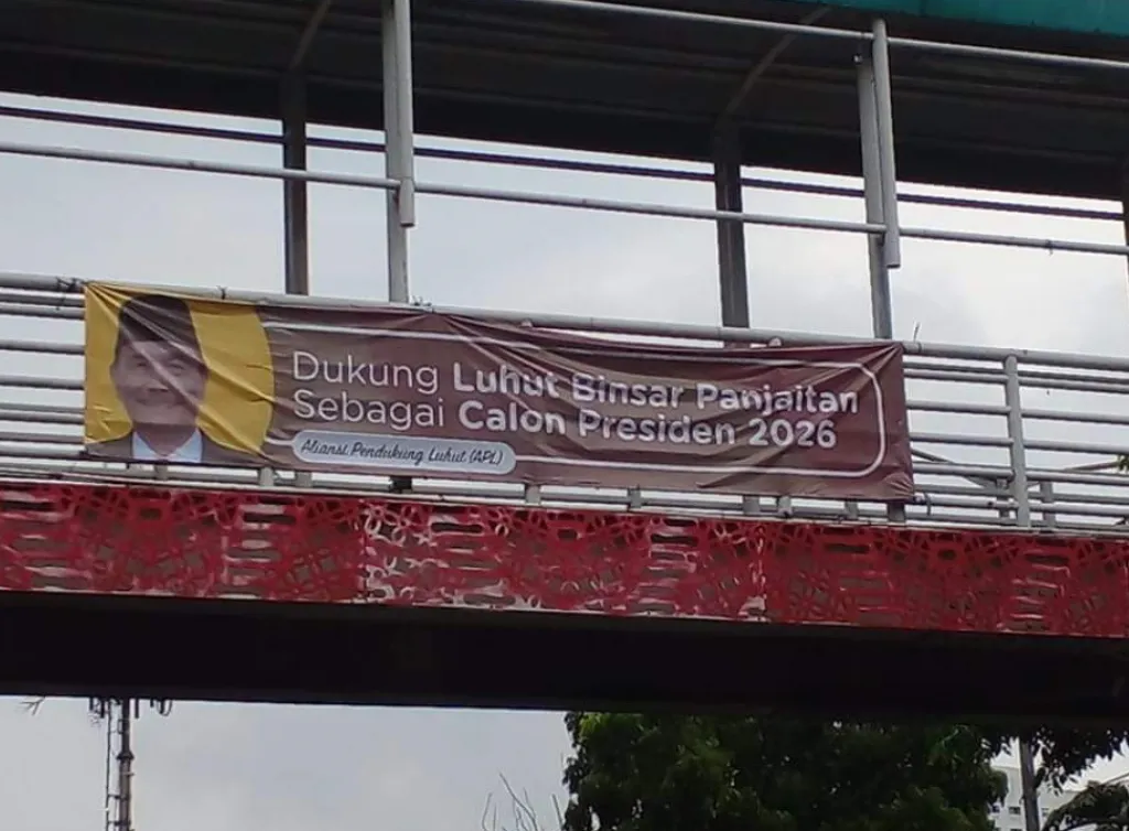Spanduk Dukungan Luhut Maju Pilpres Mulai Bertebaran
