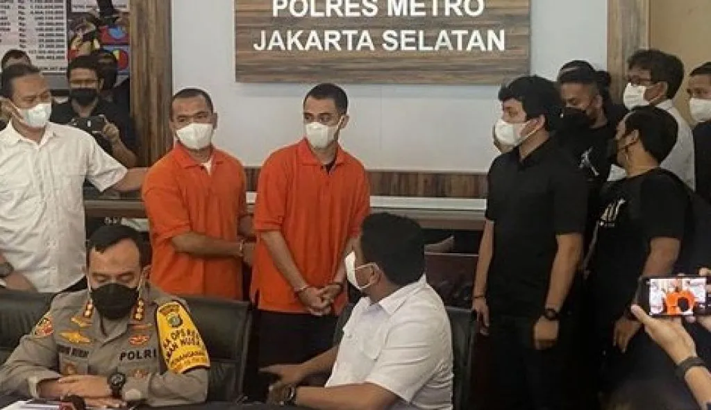 Pengeroyokan oleh Putra Siregar dan Rico Valentino, Dipicu Rebutan Cewek