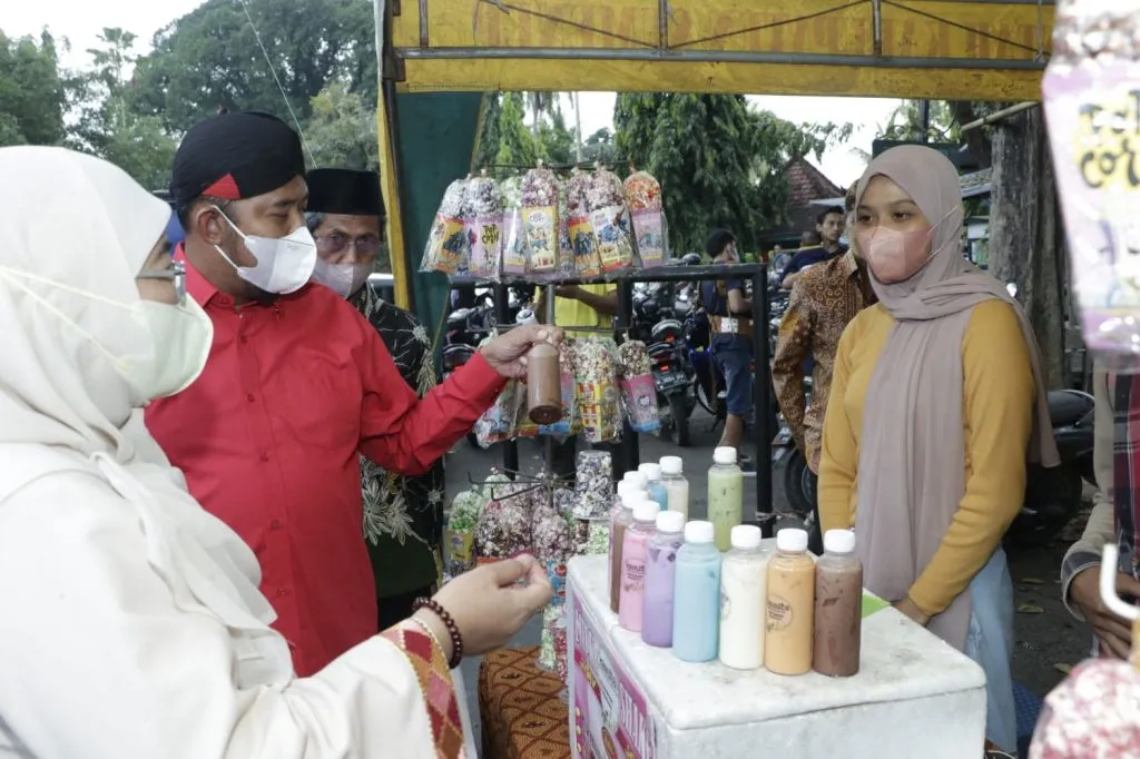 Izinkan Bazar Takjil, Bupati Fauzi: Upaya Pulihkan Ekonomi Masyarakat