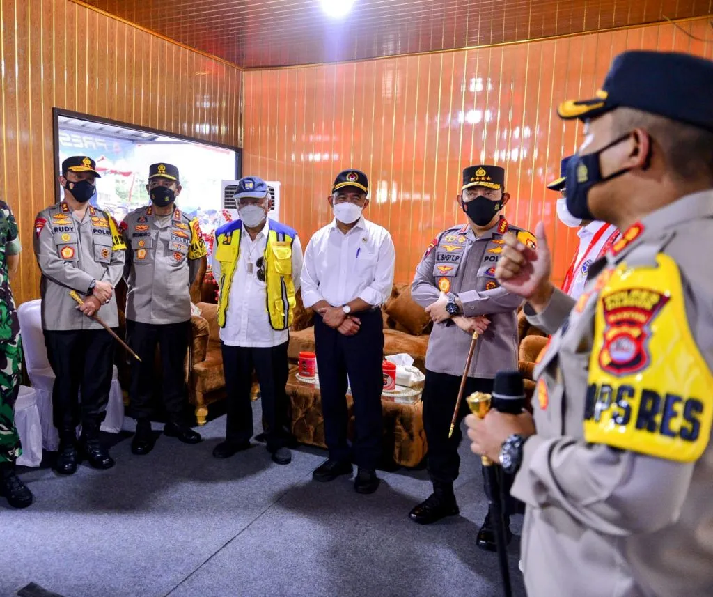 Kapolri Tinjau Pelabuhan Merak, Apresiasi Masyarakat Mudik Lebih Awal