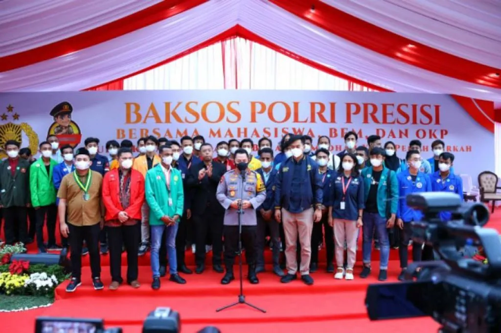 Kapolri Bagikan Baksos Bareng Mahasiswa, Terus Berkontribusi untuk Bangsa