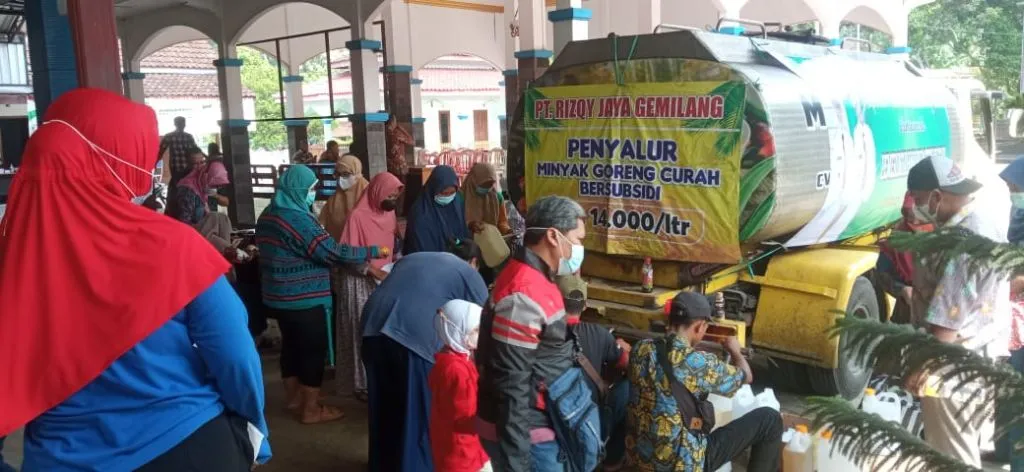 Disperindag Kabupaten Blitar, Operasi Pasar Minyak Goreng plus Percepatan Vaksinasi