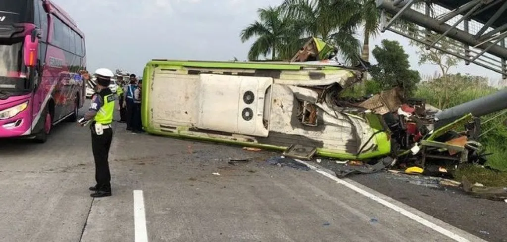 Sampai Tabrak Tiang, Ade Firmansyah Tak Sempat Injak Rem
