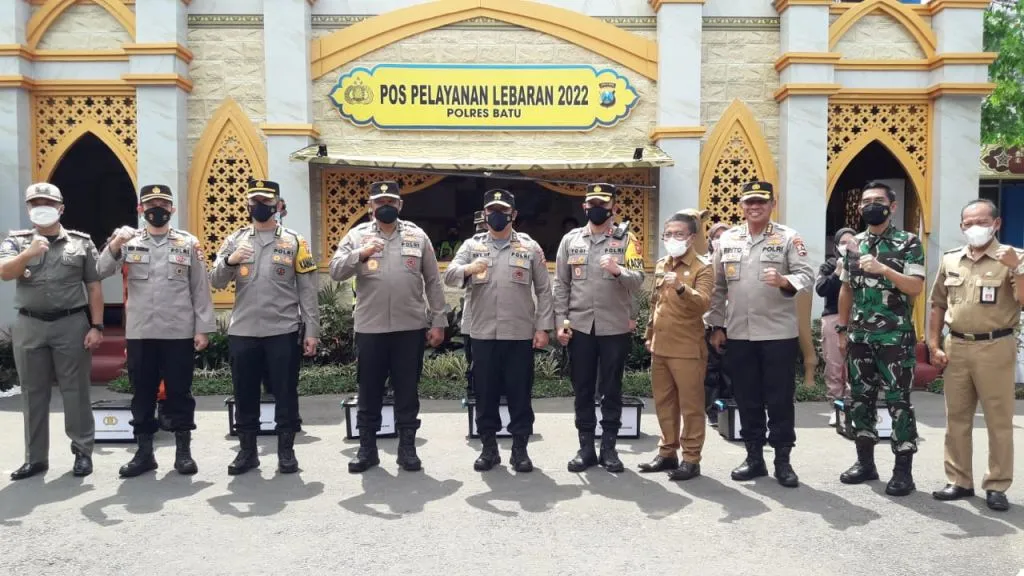 Irjen Pol Eky Hari Festyanto Disambut Kapolres Batu bersama Wawali