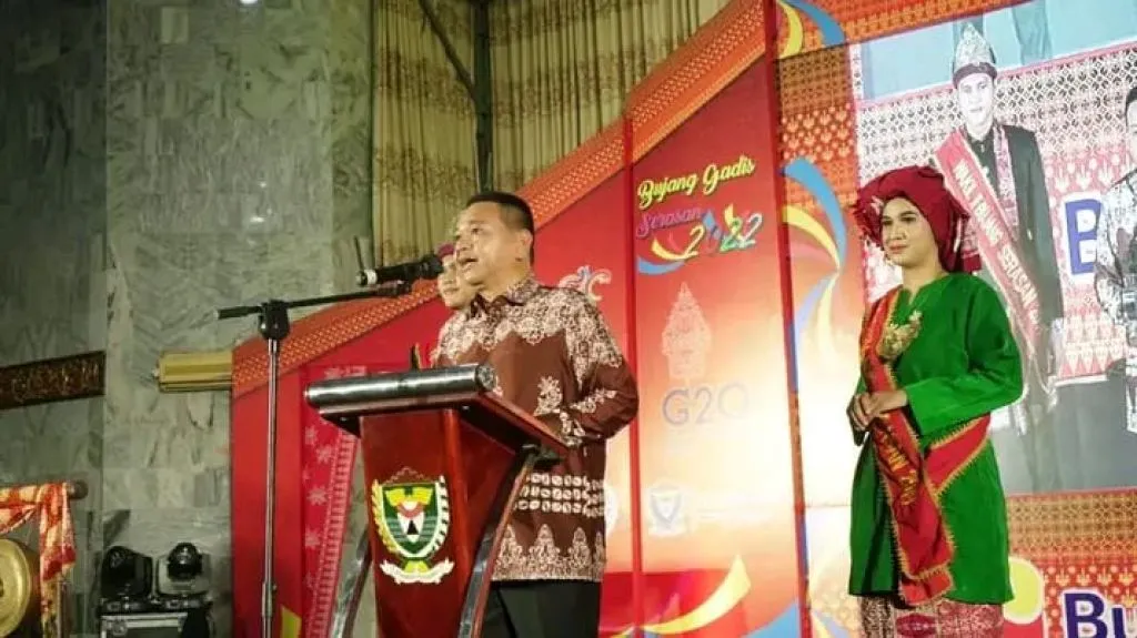 Plh Bupati Muara Enim Buka Langsung Malam Puncak Bujang Gadis Serasan