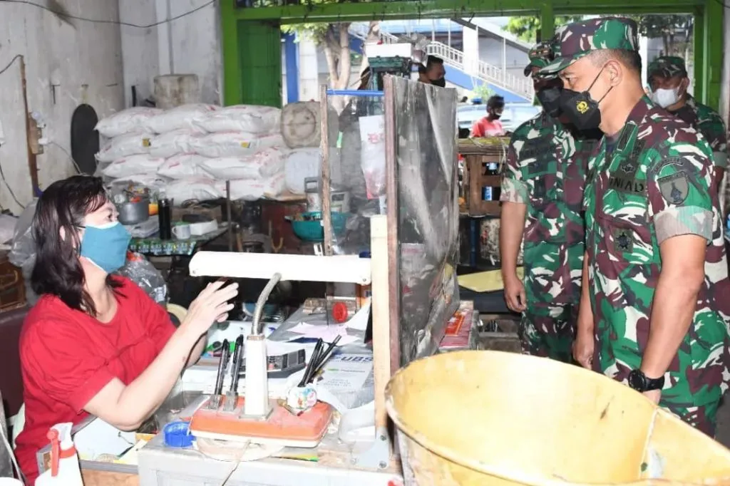 Cek Harga Migor, Danrem 081/DSJ Turun ke Pasar Besar Madiun