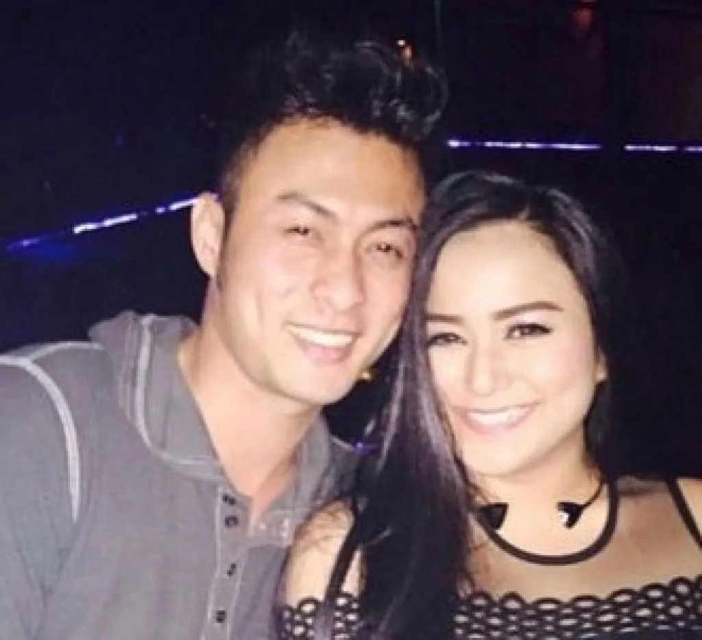 Juwita Bahar Jarang French Kiss dengan Suami