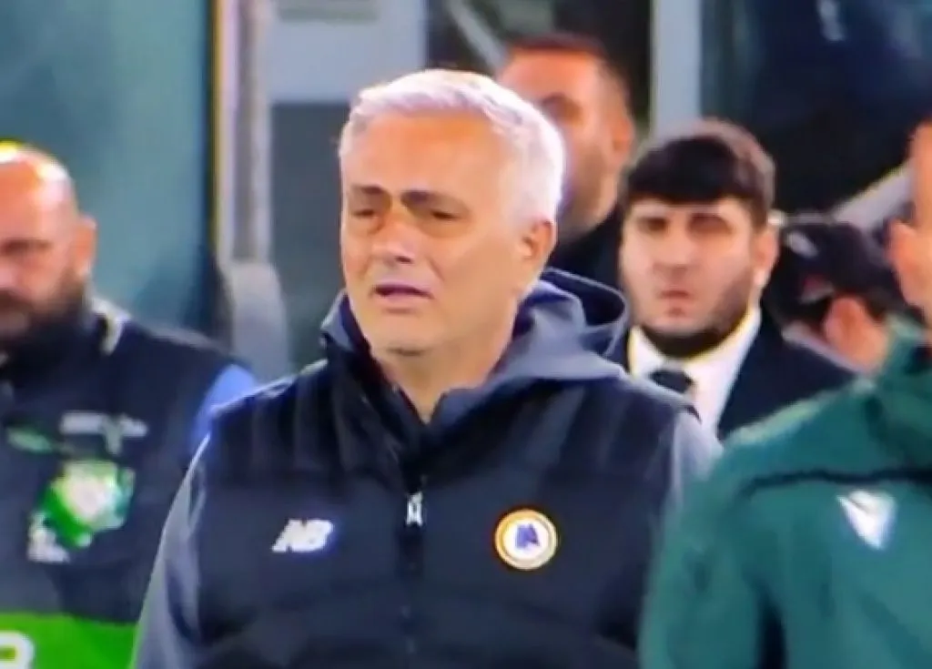 Antarkan AS Roma ke Final, Jose Mourinho Menangis