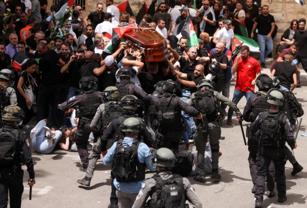 BIADAB! Pelayat dan Pengusung Peti Mati Shireen Abu Akleh Diserang Pasukan Israel