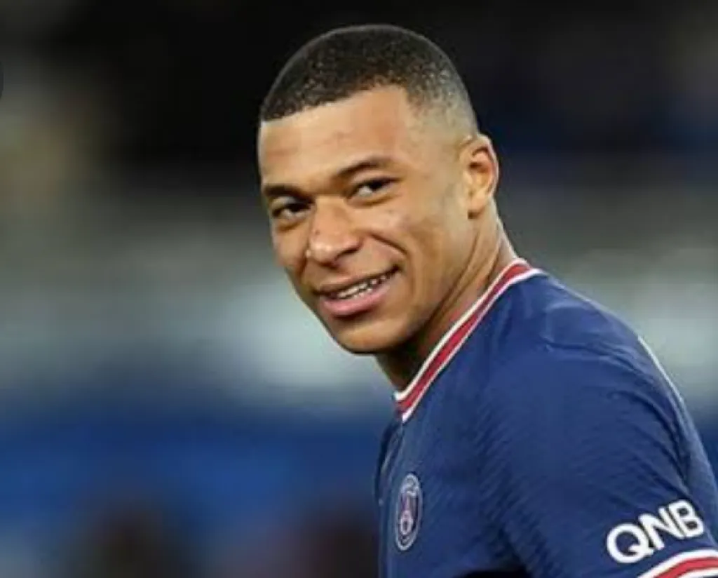 Mbappe Setia di PSG