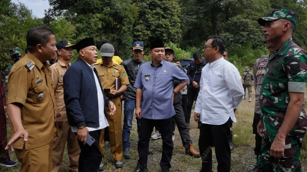 Bantu Perbaikan Jembatan Putus di Segamit, Pemkab Siap Ajukan Izin ke KLHK RI