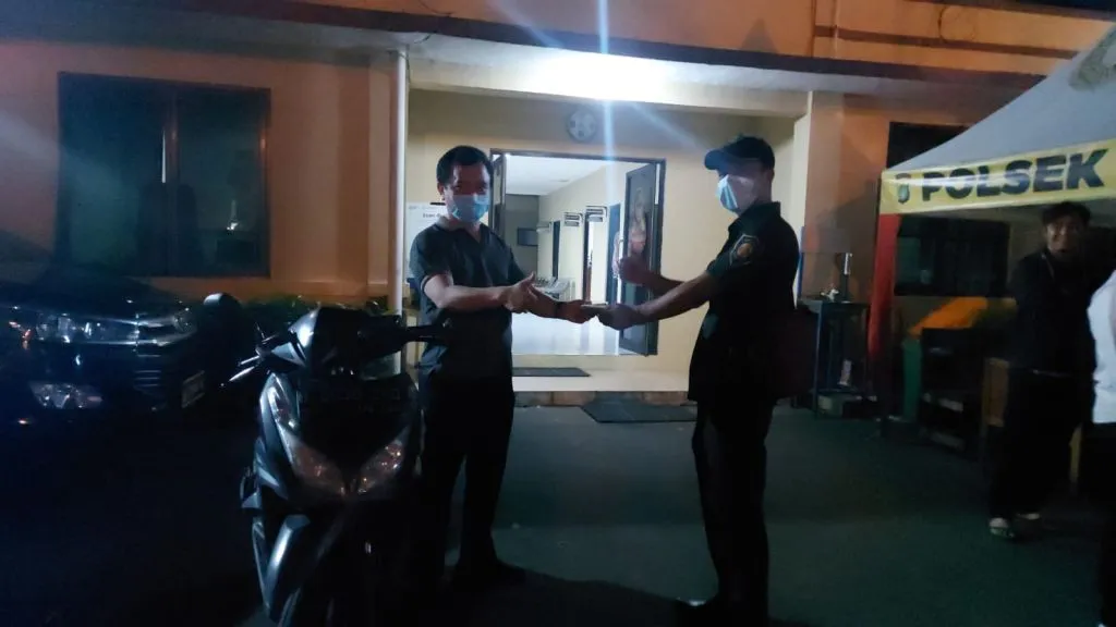 Pelaku Alami Disabilitas, Polsek Beji Kembalikan Motor Hasil Curian ke Pemiliknya
