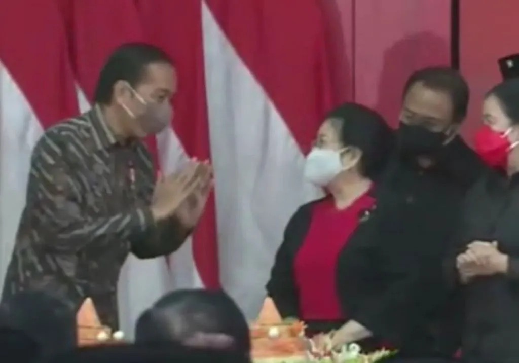 Jokowi 'Mesra' lagi dengan Megawati, Pengamat: Awas Politik Bunglon!