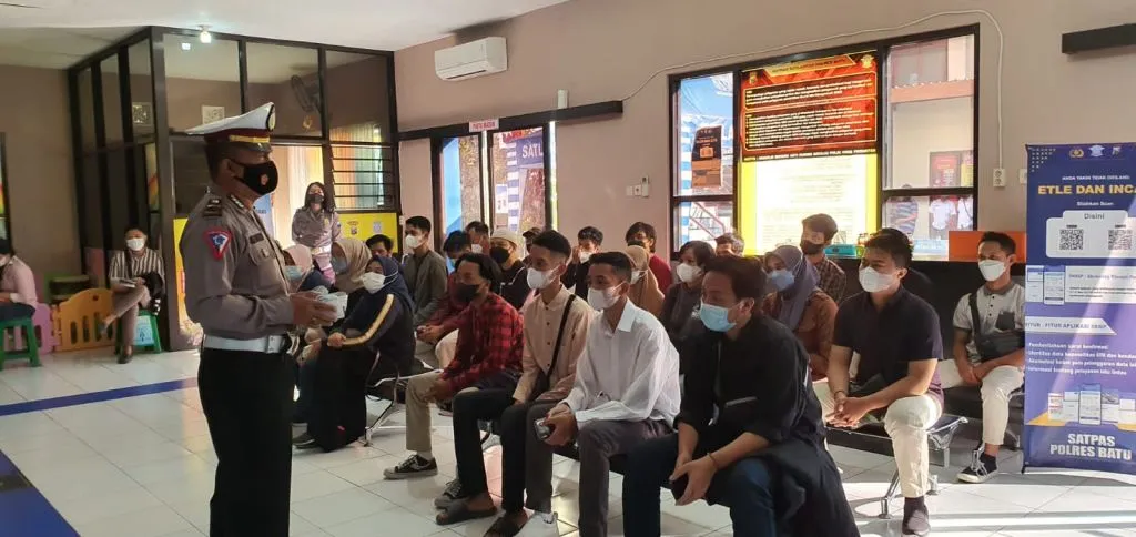 Satlantas Polres Batu Sosialisasikan ETLE-Mobile INCAR