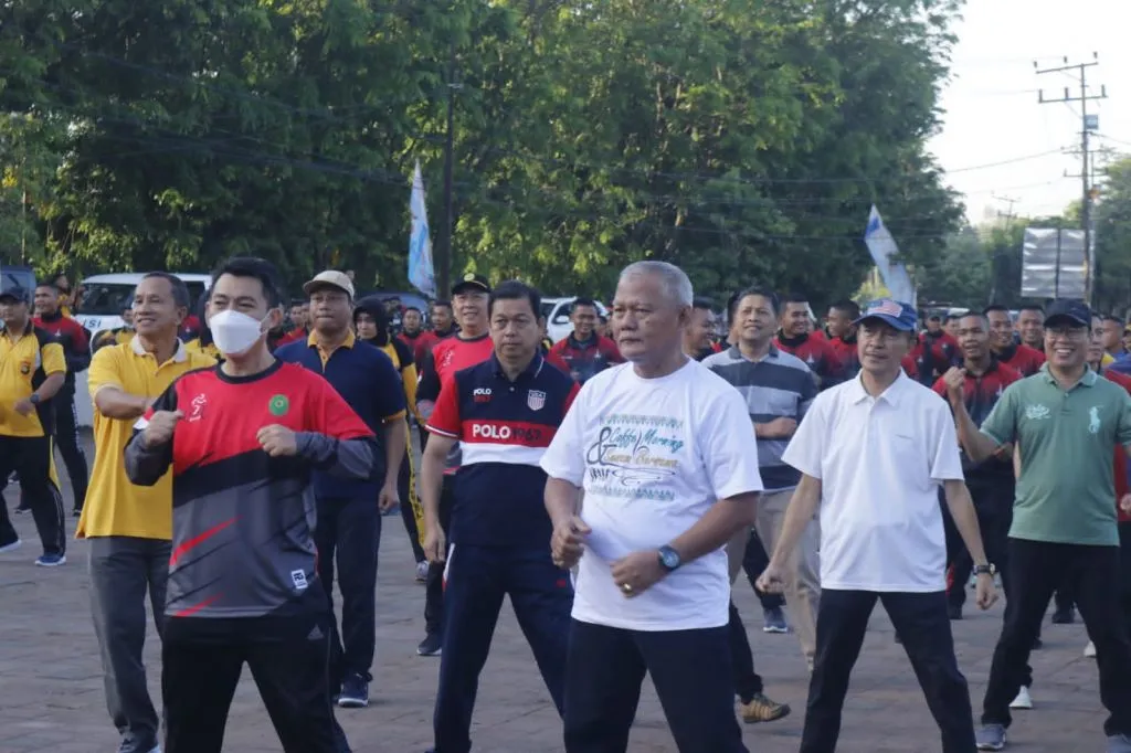 Hari Bhayangkara ke-76, Pj. Sekda Senam Bersama Jajaran Polres Muara Enim