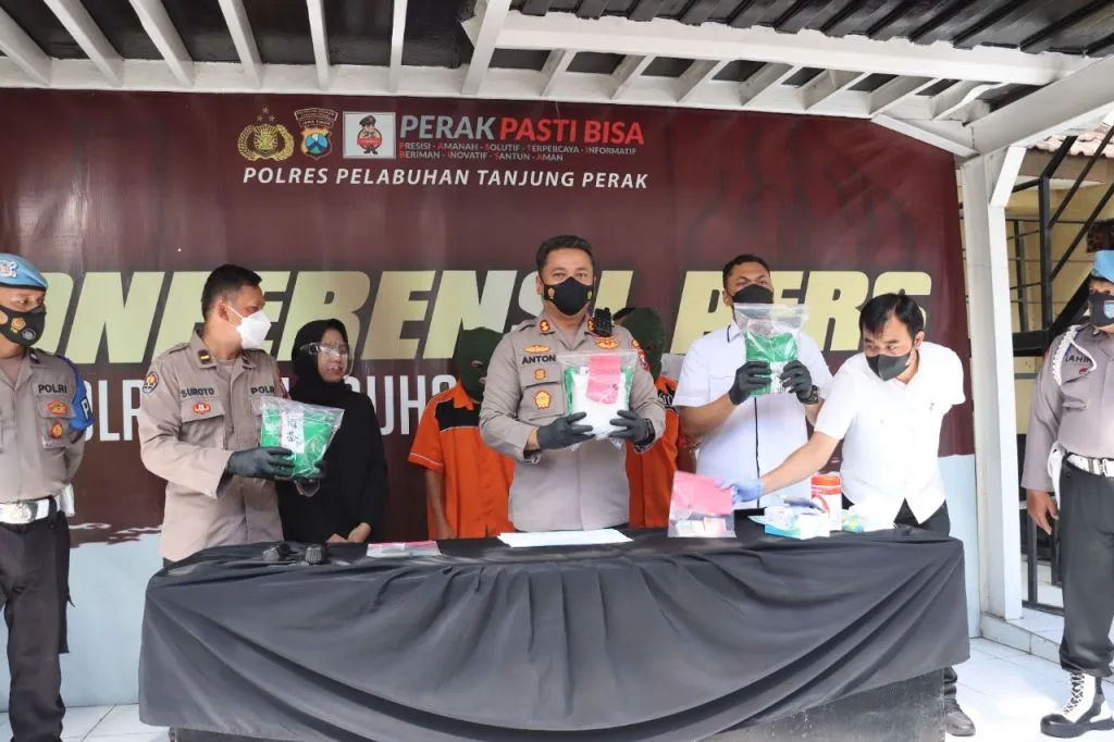 Polres Tanjung Perak Gagalkan Peredaran 3,037 Kilogram Sabu di Surabaya