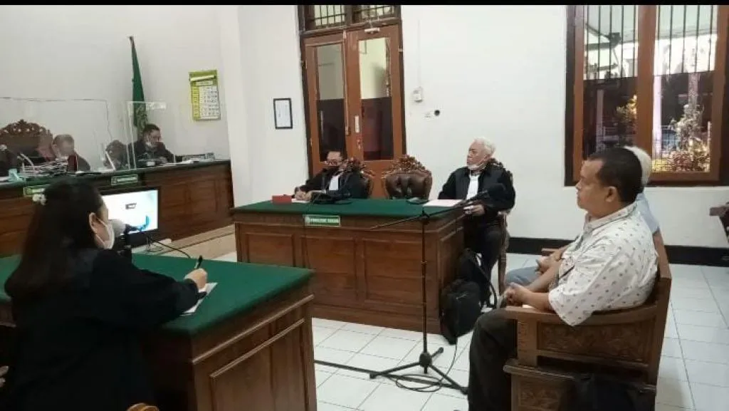 Nipu, Notaris Edy Yusuf dan Rekanya Dituntut 1 Tahun 6 Bulan Penjara