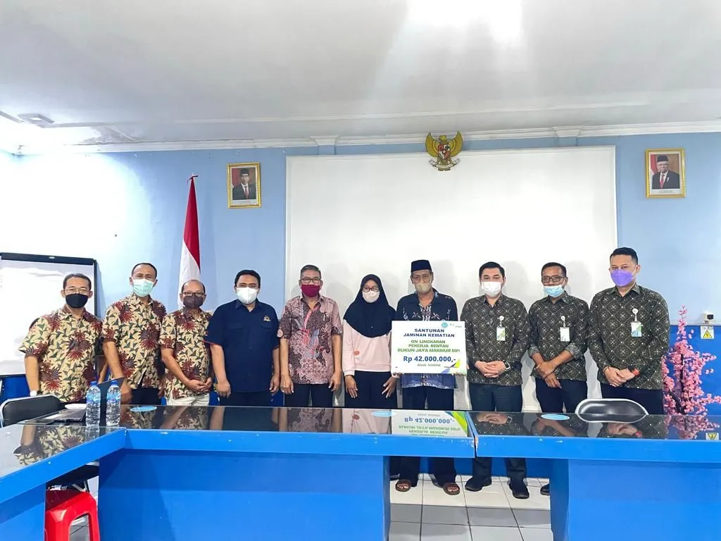 BPJAMSOSTEK Bojonegoro Serahkan Santunan JKM Peserta GN Lingkaran