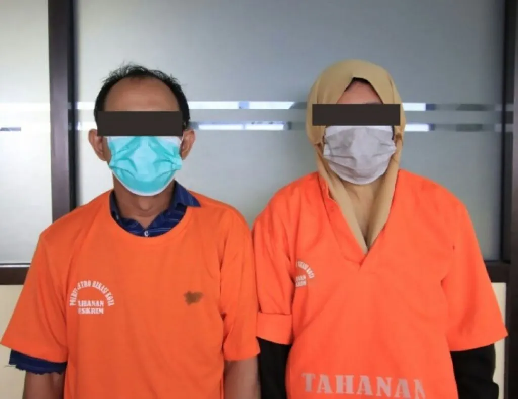 Ibu Tiri dan Ayah Kandung dari Bocah yang Dirantai, Resmi Tersangka dan Ditahan