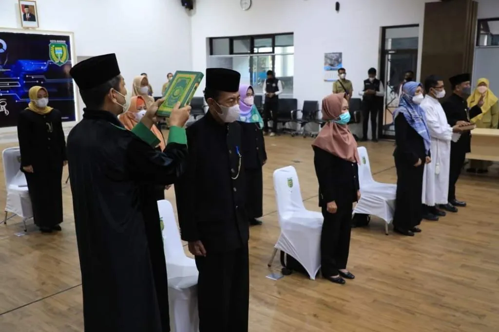 Maidi Rombak 8 Pejabat