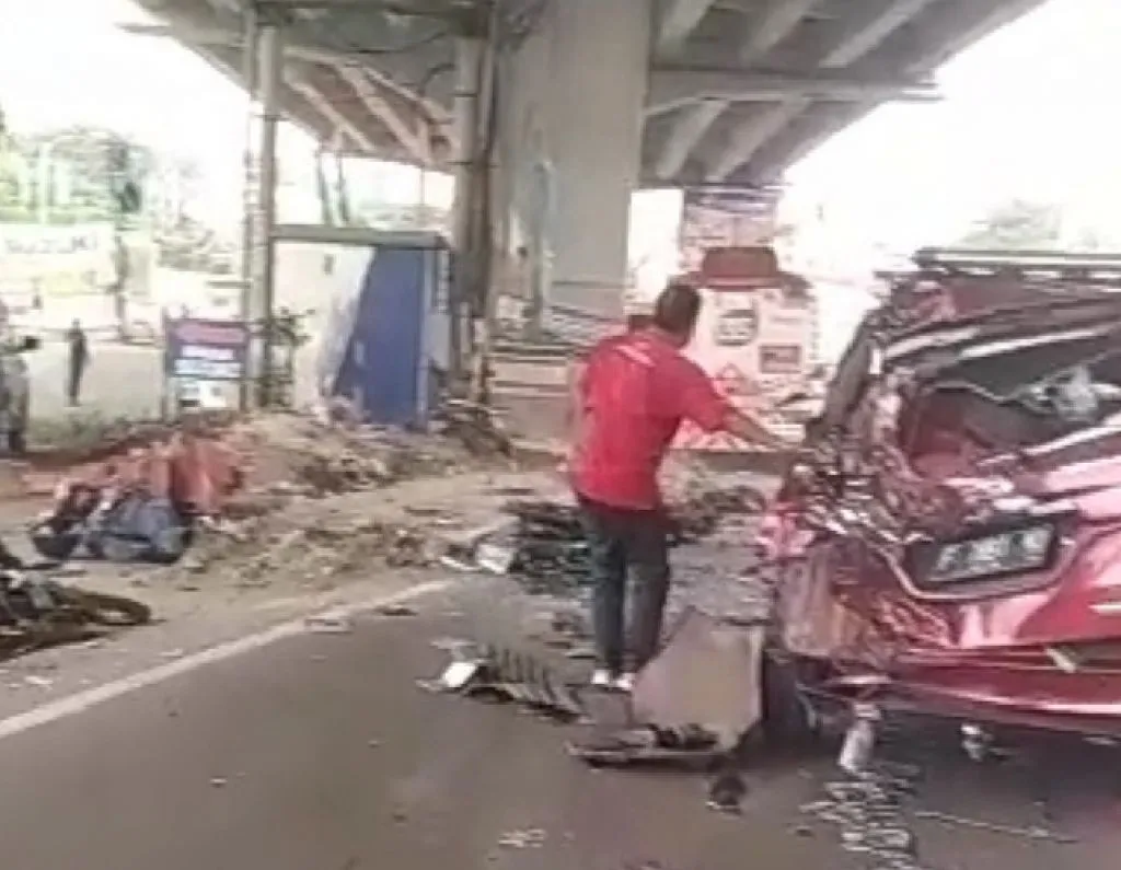 Ngeri, Truk Tangki Diduga Seruduk Banyak Kendaraan di Cibubur, Banyak yang Tewas