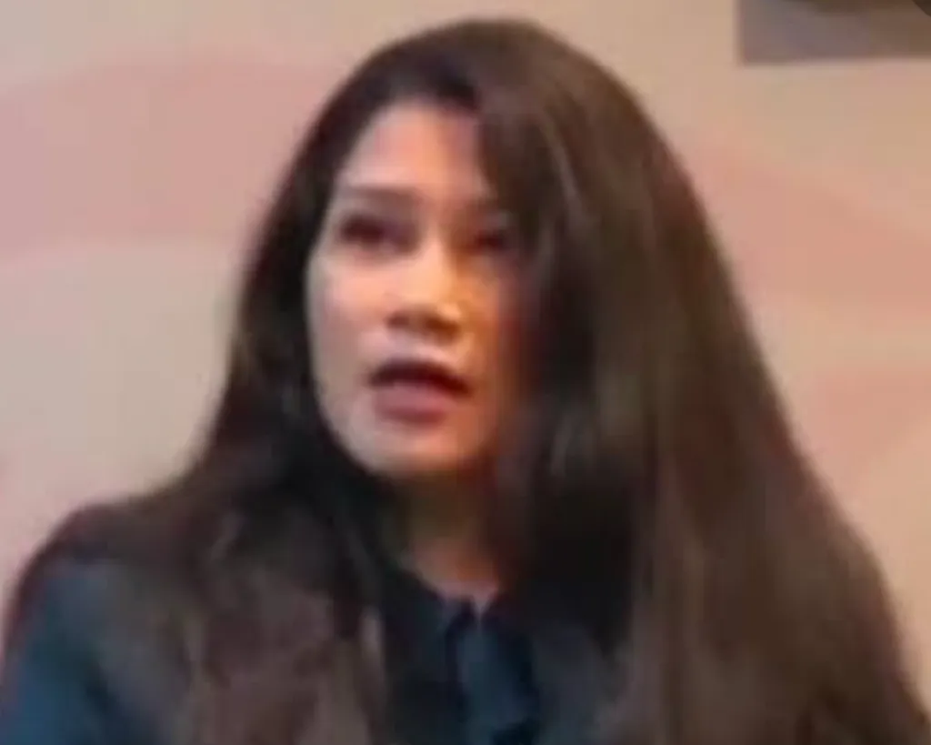 Sambil Menangis, Wanita Ini Ngaku Punya Anak dari Suaminya Zaskia Gotik