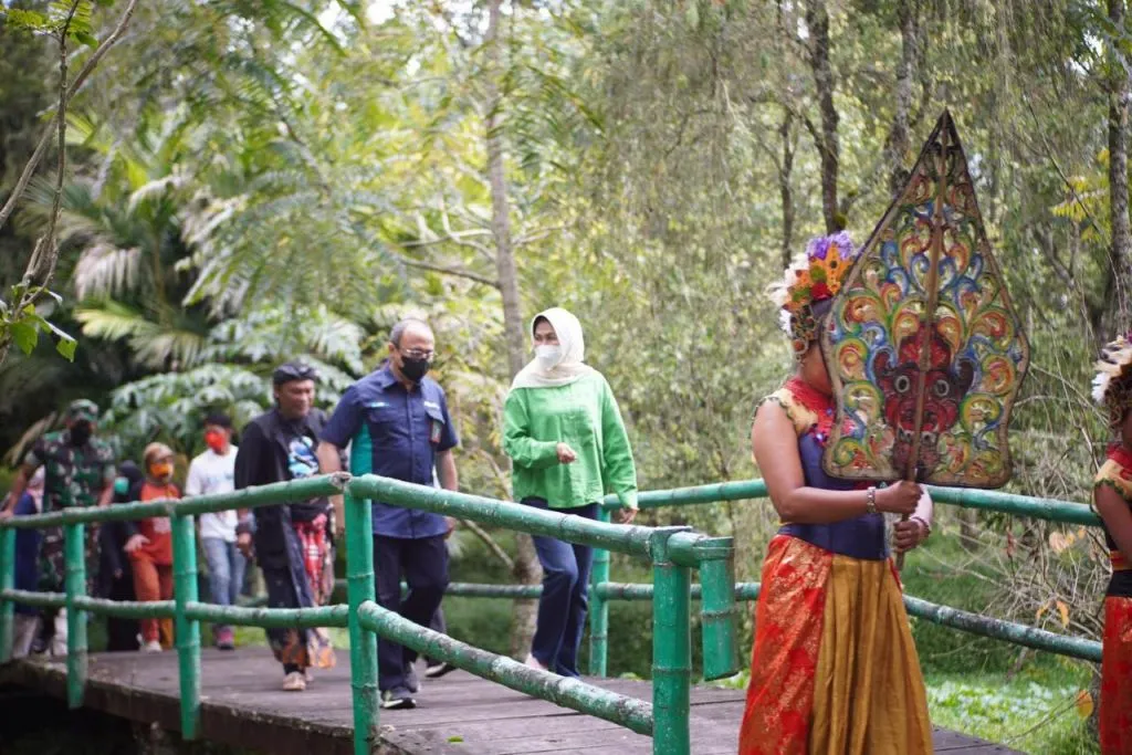 Dirut Perum Jasa Tirta I Lepas Tim Susur Sungai Brantas
