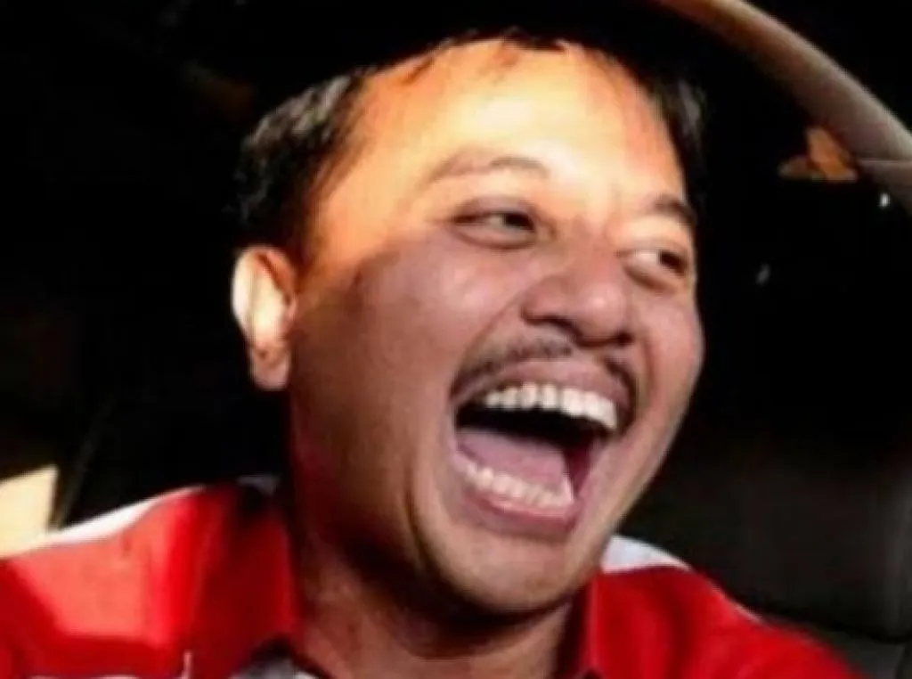 Dijebloskan Rutan, Roy Suryo Masih Pakai Penyangga Leher