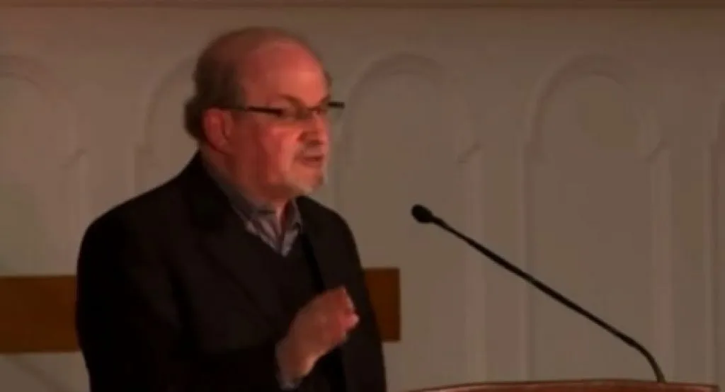 Jadi Pembicara, Leher dan Dada Salman Rushdie Dihujani Tusukan di Atas Panggung
