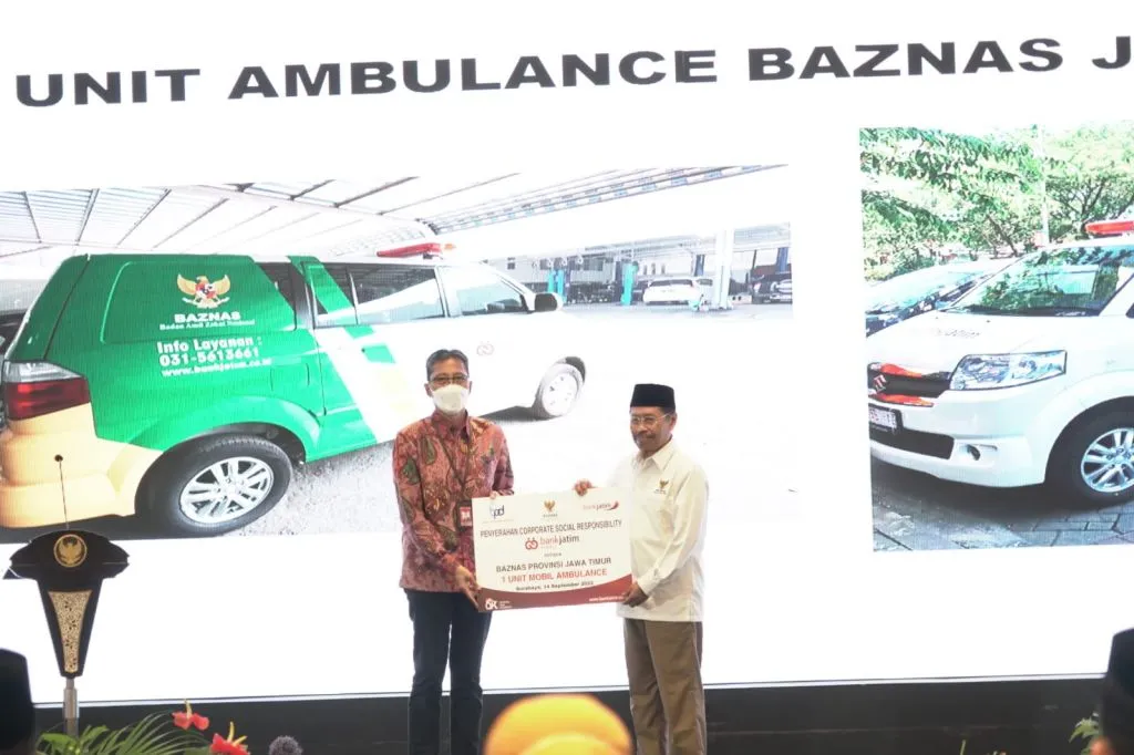 Bank Jatim Serahkan CSR kepada BAZNAS Jawa Timur