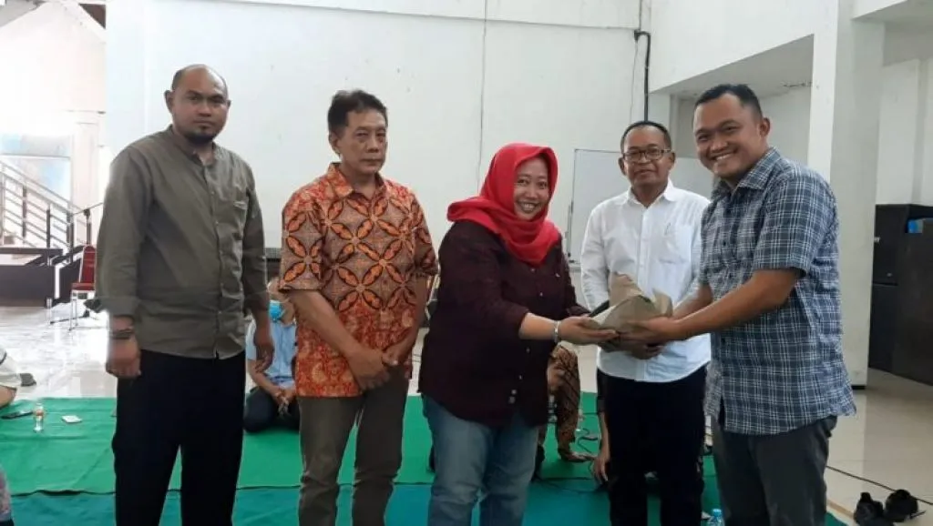 Harapan Wali Kota Eri Cahyadi kepada Direksi Baru PD Pasar Surya: Perbaiki Kinerja!