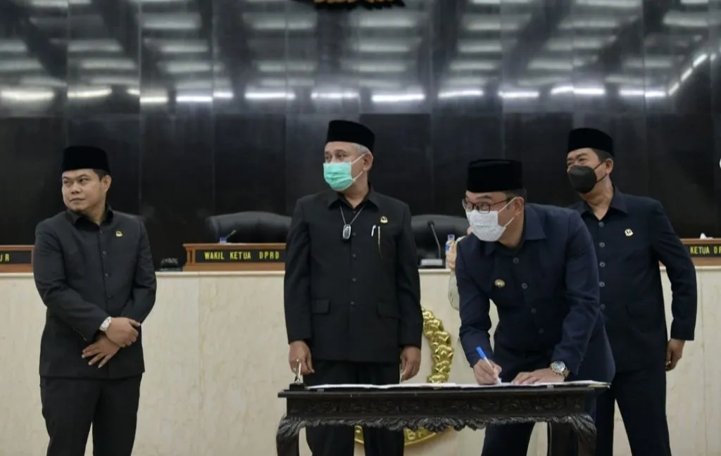 Gubernur Ridwan Kamil Tandatangani Perubahan KUA dan PPAS Anggaran 2022