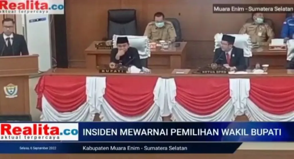 Insiden Warnai Pemilihan Wakil Bupati di Gedung DPRD Kabupaten Muara Enim