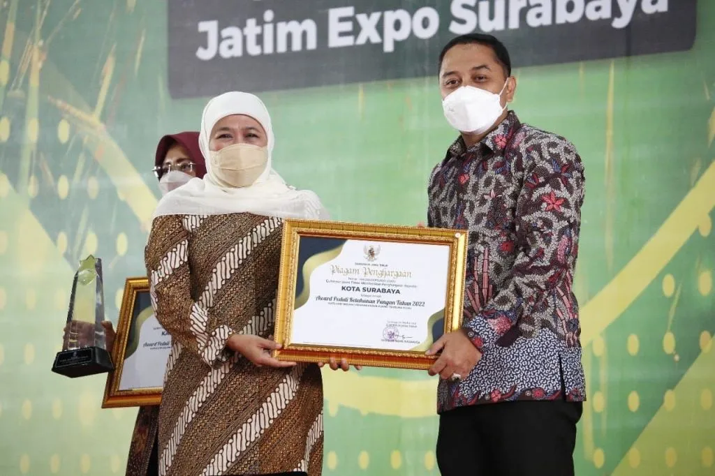 Kota Surabaya Sabet Penghargaan Peduli Ketahanan Pangan Tahun 2022
