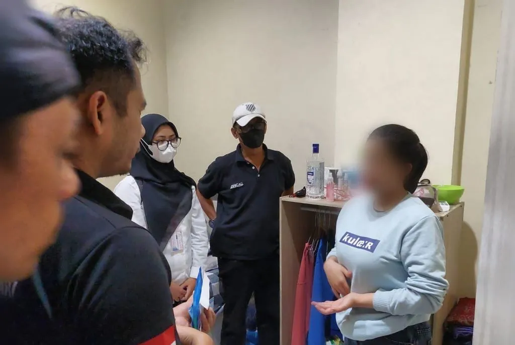 Bayi Tak Berdosa Dibuang di Belakang Musola, Polisi Tangkap Dua Pelaku
