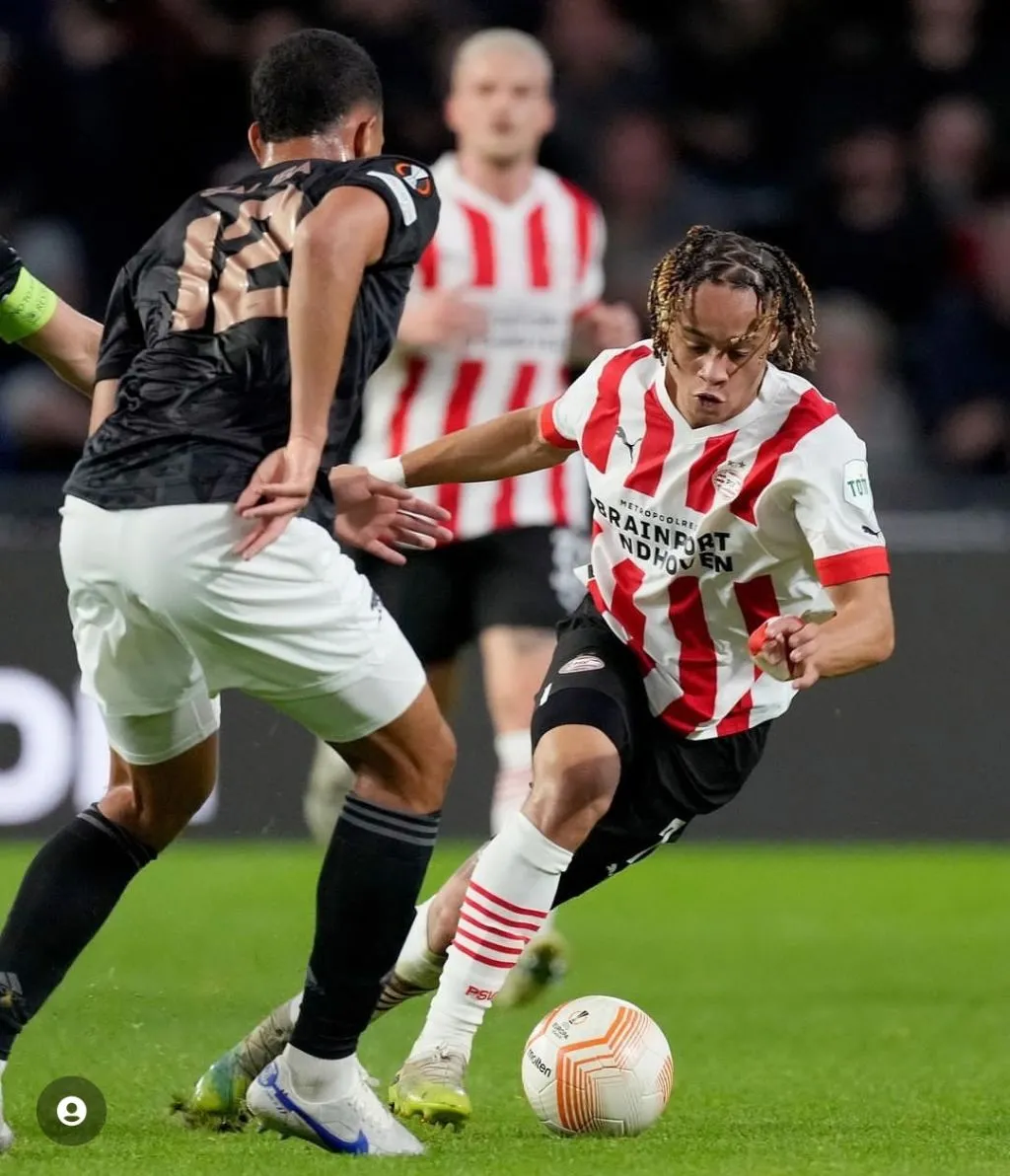 PSV Eindhoven Permalukan Arsenal