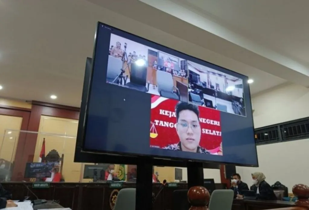 Dituntut 15 Tahun, Indra Kenz Dituding Mencoba Mengelabui Jaksa dan Hakim