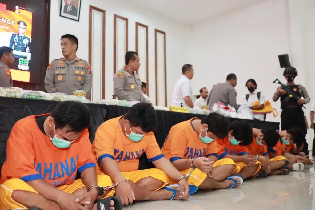 Tujuh Orang Pengedar Sabu Jaringan Internasional Berhasil Diringkus Polisi