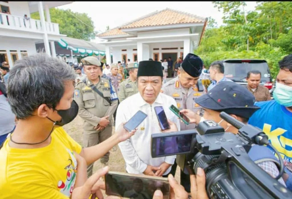 Al Muktabar diwawancarai wartawan di Salafi Darunnajah 2.